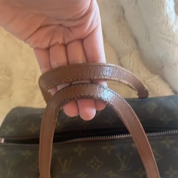 Louis Vuitton Papillon Bag - Picture 7 of 8